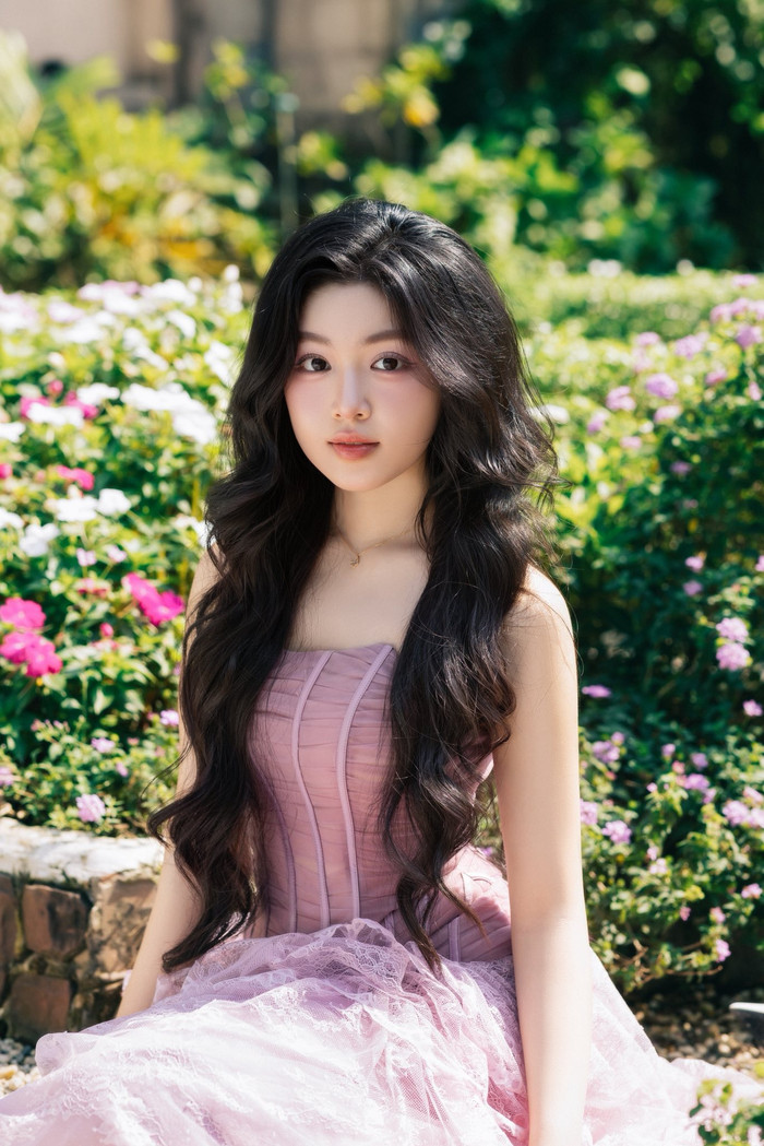 Dù không hoạt động nghệ thuật, thế nhưng Lọ Lem vẫn luôn nhận được nhiều sự quan tâm từ công chúng (Ảnh: FBNV).