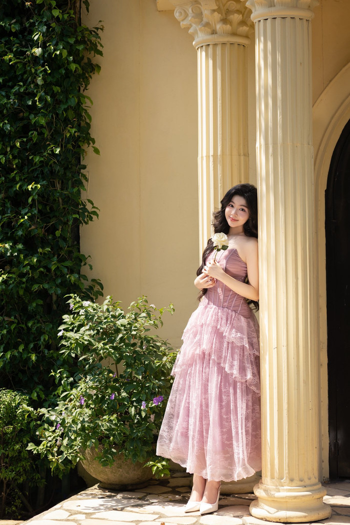 Việc bước sang tuổi 20 đánh dấu cột mốc trưởng thành của Lọ Lem (Ảnh: FBNV).