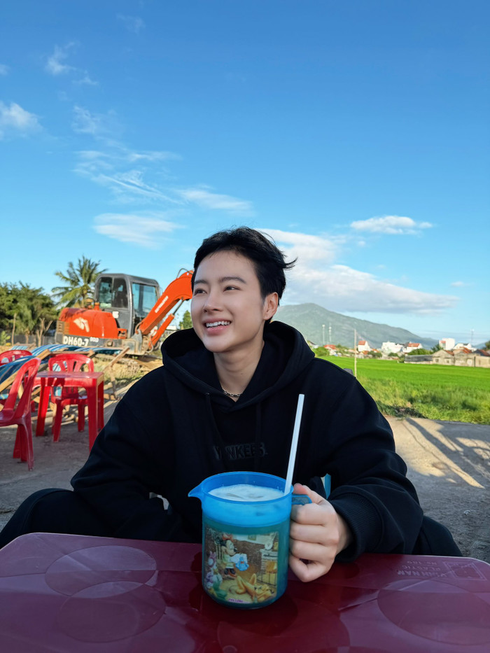 Nhiều năm qua, Angela Phương Trinh thay đổi sang hình ảnh cá tính hơn.