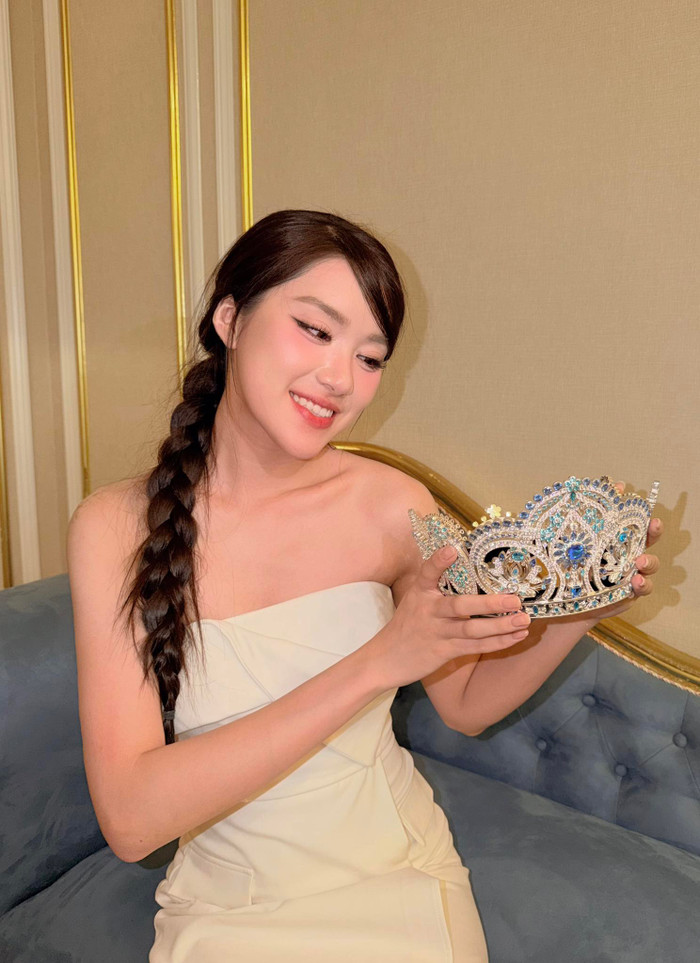 Phương Oanh nhận được nhiều sự quan tâm từ công chúng sau đêm đăng quang. Ảnh: FBNV