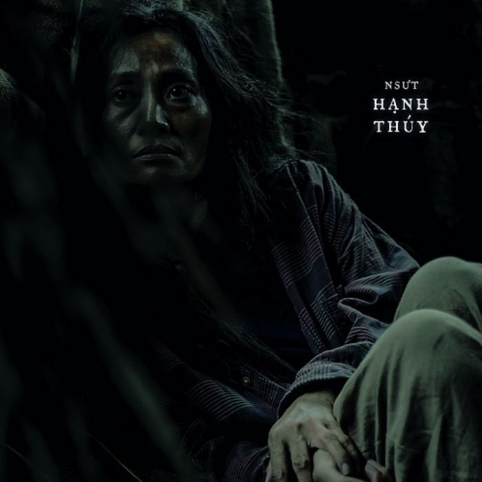 Ánh mắt sắc lẹm và thần thái ma mị giúp nữ nghệ sĩ trở thành lựa chọn hàng đầu cho các vai diễn tâm linh. - Ảnh: NSX