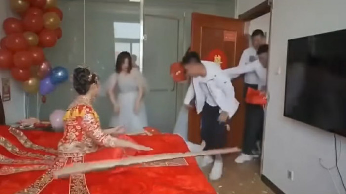 Đi đám cưới bạn thân, cô gái trẻ gặp sự việc kinh hoàng Ảnh 4