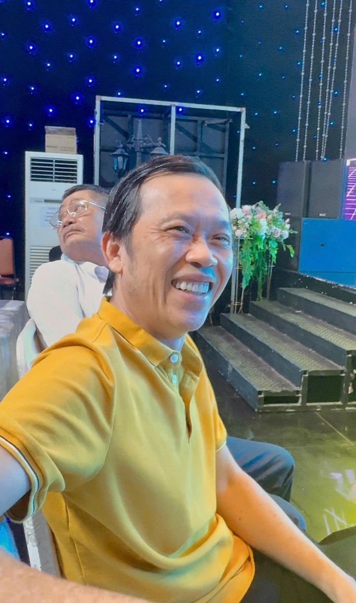 Hoài Linh lựa chọn trở về với sân khấu và làm nghề bền bỉ