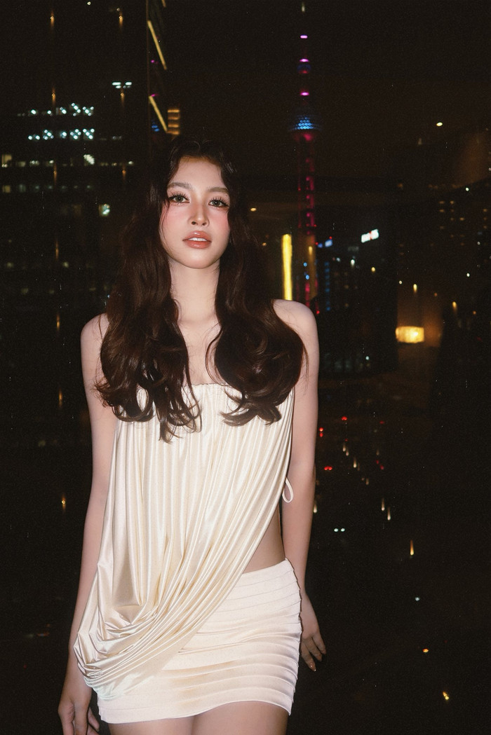 Hoa hậu Tiểu Vy vẫn giữ được sức hút sau 8 năm kể từ khi đăng quang.