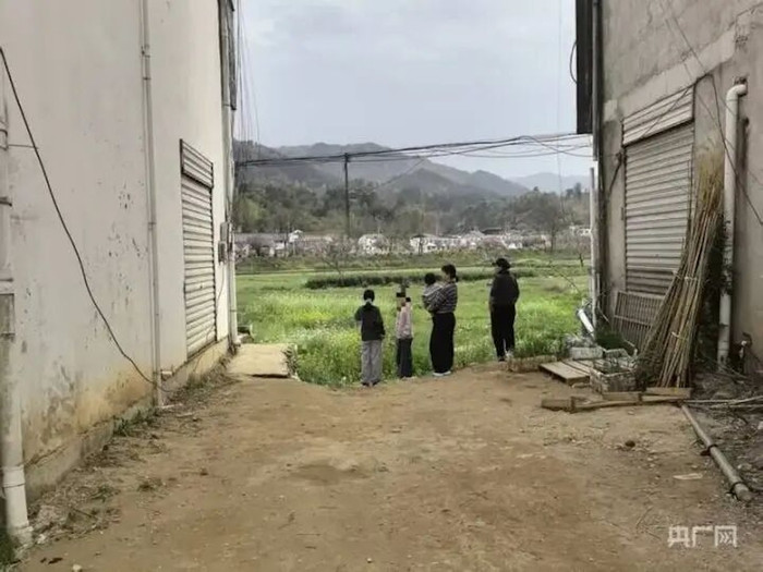 Bé gái 6 tuổi mất tích trước cửa nhà, 6 ngày sau hé lộ sự thật ám ảnh Ảnh 3