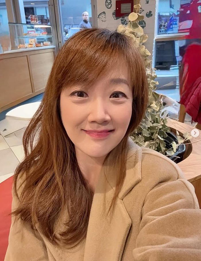 Nữ diễn viên Seo Min Jung chia sẻ bí quyết giữ nhan sắc ở tuổi U50.