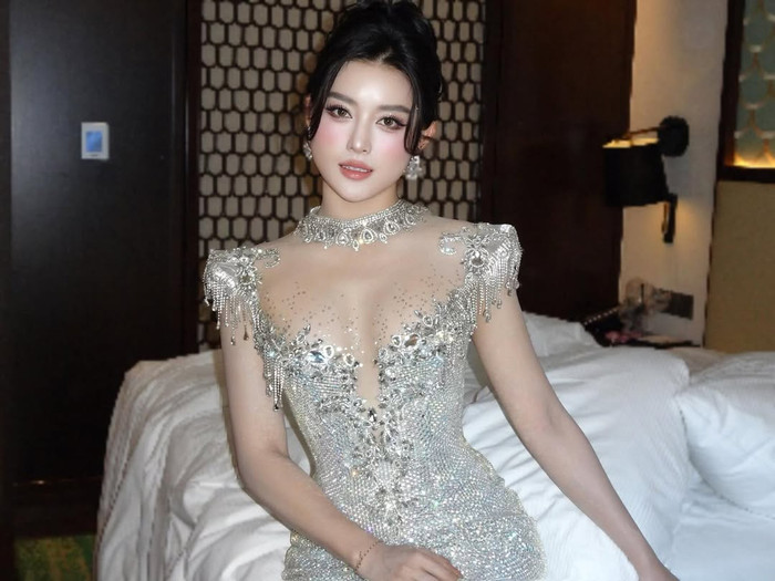 Mới đây, Á hậu Huyền My gây tranh cãi khi pass đồ hiệu giá rẻ. Ảnh: IGNV&nbsp;