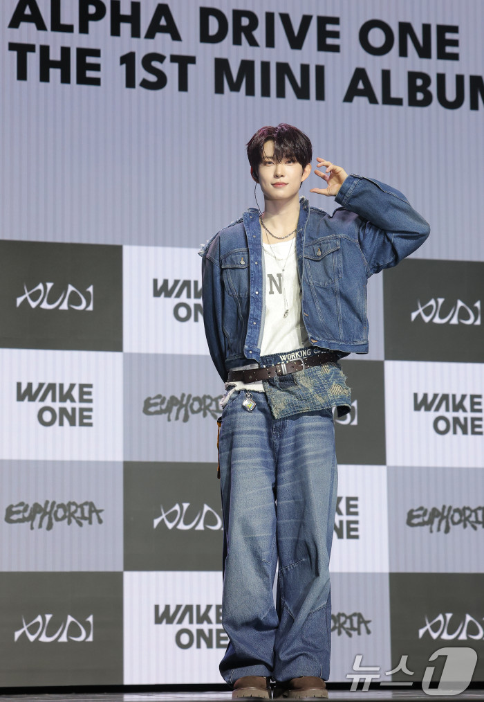 Thành viên nhóm nhạc tân binh tạm dừng hoạt động vì phát ngôn vô văn hóa Ảnh 1