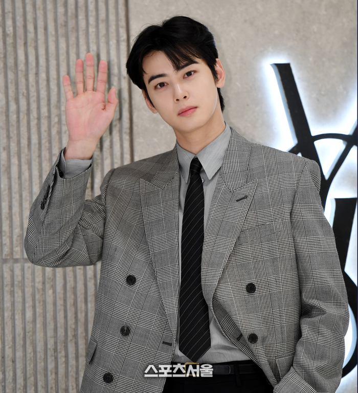 Cha Eun Woo xin lỗi vì lùm xùm trốn thuế của bản thân. Ảnh: Sports Seoul DB