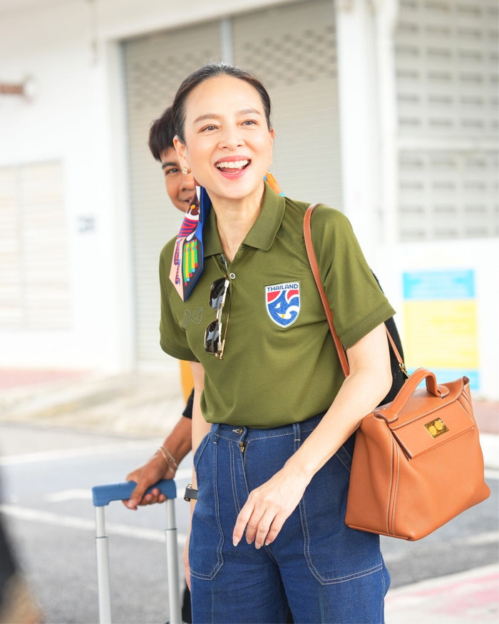 Madam Pang liên tục tận hưởng niềm vui khi bóng đá Thái Lan đánh bại Việt Nam. Ảnh: Madam Pang