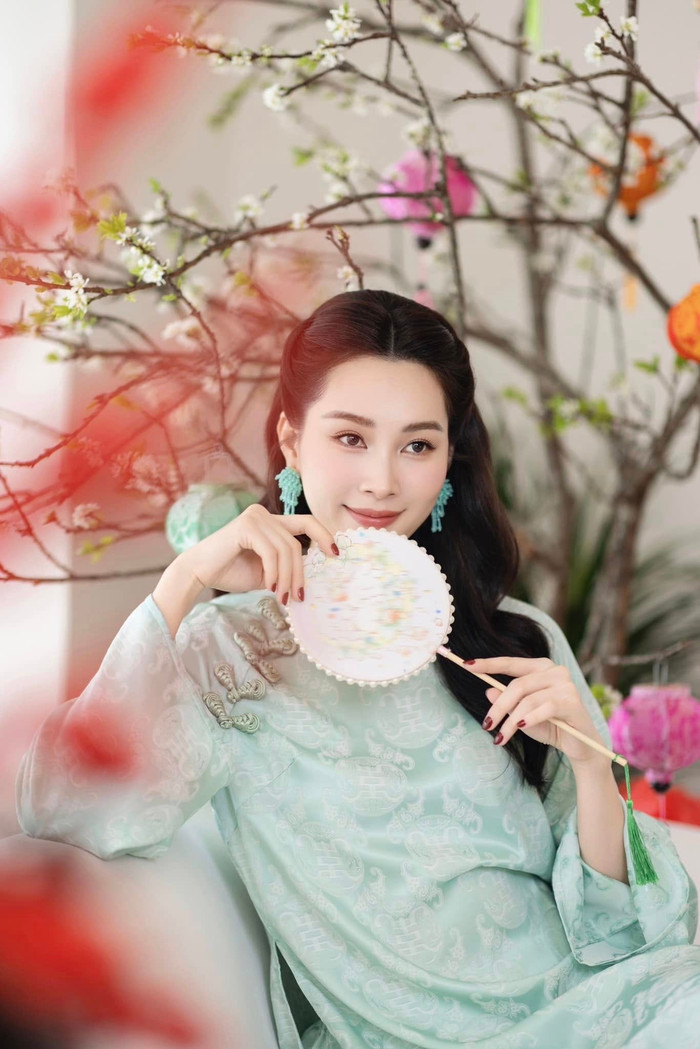 Nhan sắc của Hoa hậu Đặng Thu Thảo được nhận xét vẫn trẻ trung, không khác nhiều so với thời điểm vừa đăng quang.