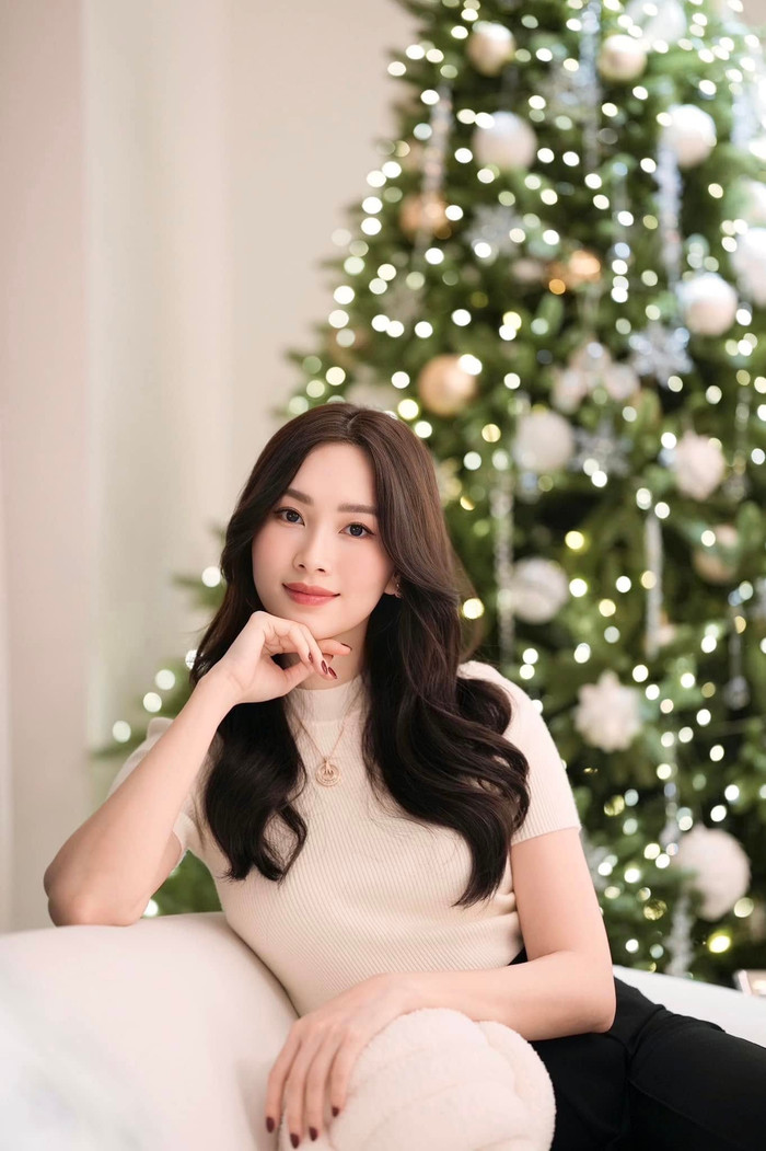 Hoa hậu Đặng Thu Thảo khóc khi xem phim do Đoàn Thiên Ân đóng vai chính.