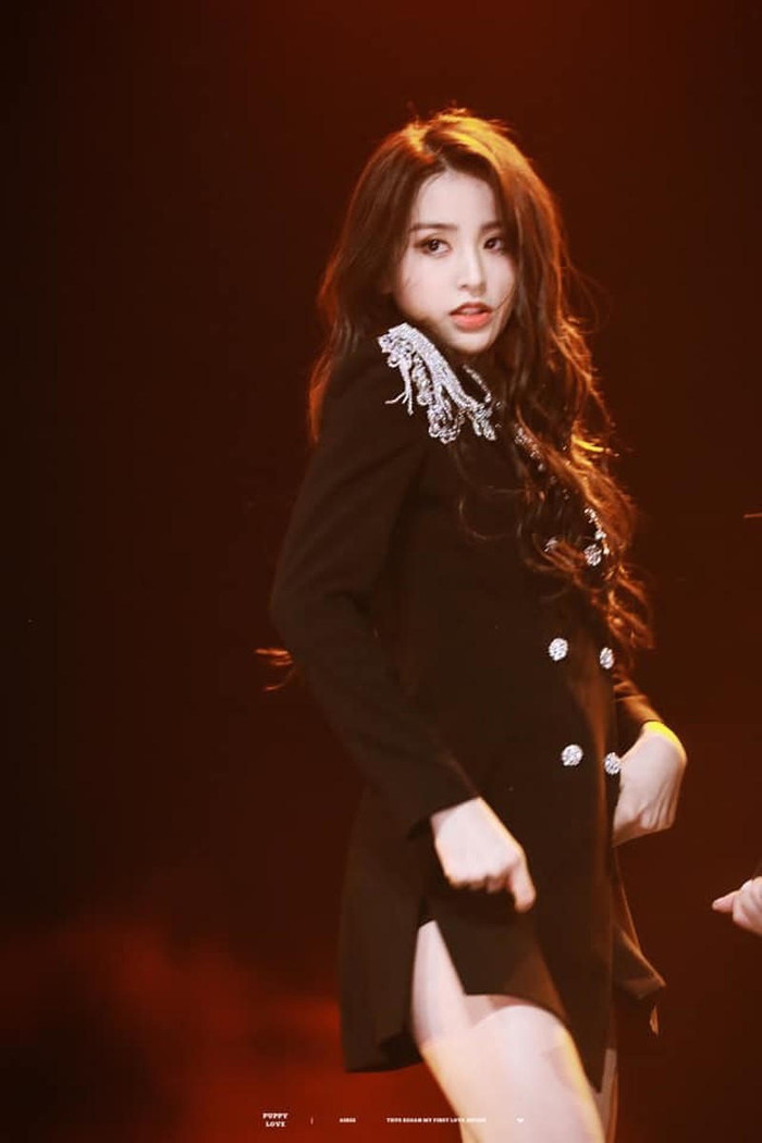 Kim Tử Hàm từng được biết đến khi tham gia chương trình Thanh Xuân Có Bạn 2. (Ảnh: Hupu)