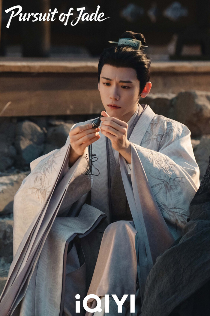 Với 89.500 fan tăng thêm, Lý Khanh đứng ở vị trí thứ tư. Dù là tuyến phụ, nhân vật mưu sĩ Công Tôn Ngân vẫn nổi bật nhờ trí tuệ sắc bén và tuyến tình cảm riêng, góp phần làm phong phú mạch truyện.