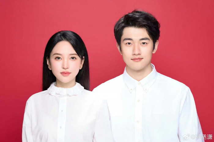 Chuyện tình của Kim Sa và Tôn Thừa Tiêu được giới truyền thông đặc biệt chú ý. (Ảnh: Weibo)