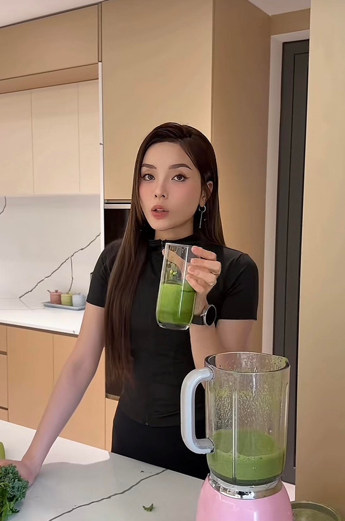 Kỳ Duyên thường xuyên chia sẻ những món ăn, thức uống giúp giữ dáng.&nbsp;