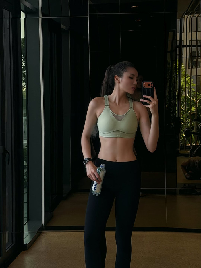 Vòng eo thon gọn đáng mơ ước của Hoa hậu Kỳ Duyên. Ảnh: IGNV