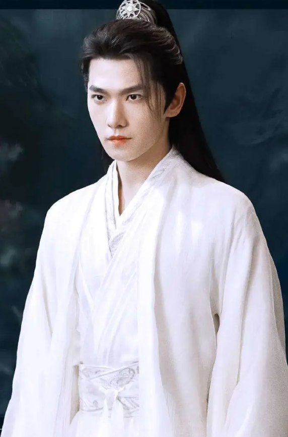 Tạo hình cổ trang mới của Dương Dương đang trở thành tâm điểm chú ý.&nbsp;