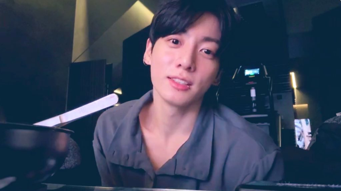 Jungkook (BTS) đã lên tiếng xin lỗi vì những phát ngôn trước đó trên livestream.