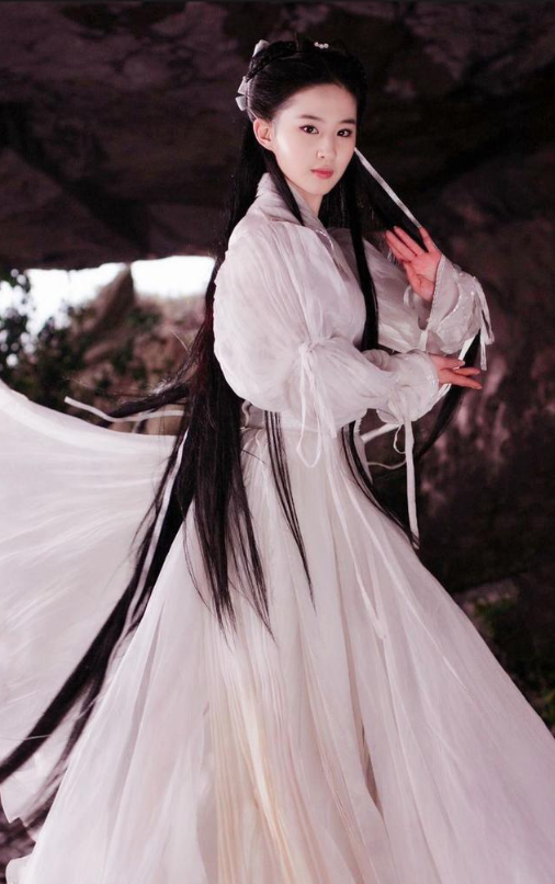 Tiểu Long Nữ với vẻ đẹp thanh khiết, thoát tục