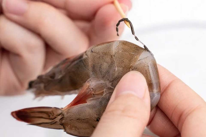 3 bộ phận của tôm cực độc, ăn sai cách có thể ngộ độc, tích tụ kim loại nặng Ảnh 2