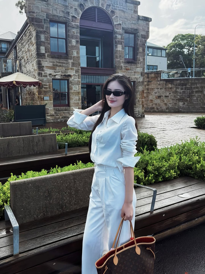 Ý Nhi dành ưu tiên cho việc học.