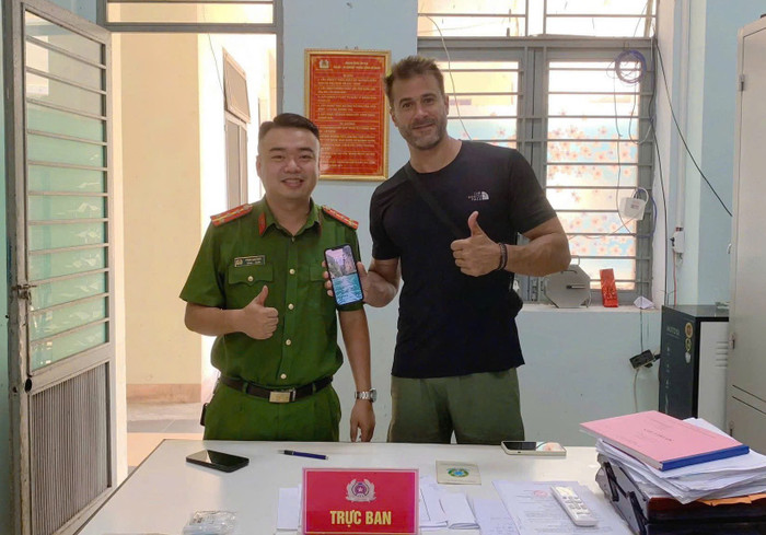 Hành động đẹp của 5 học sinh lớp 9 ở Đà Nẵng Ảnh 2