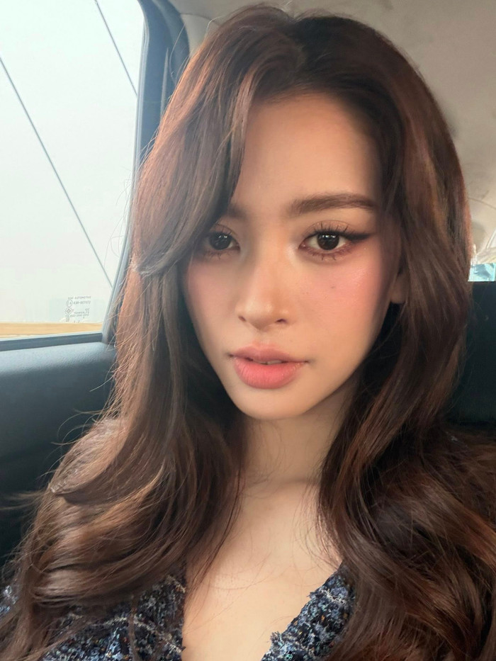 Tiểu Vy khá thoải mái trong việc chia sẻ những khoảnh khắc đời thường ở trên trang cá nhân. Ảnh: FBNV