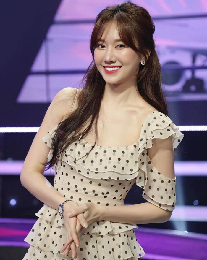 Nữ diễn viên trở thành gương mặt quen thuộc trên sóng giải trí, phù hợp với hình ảnh hoạt náo và duyên dáng