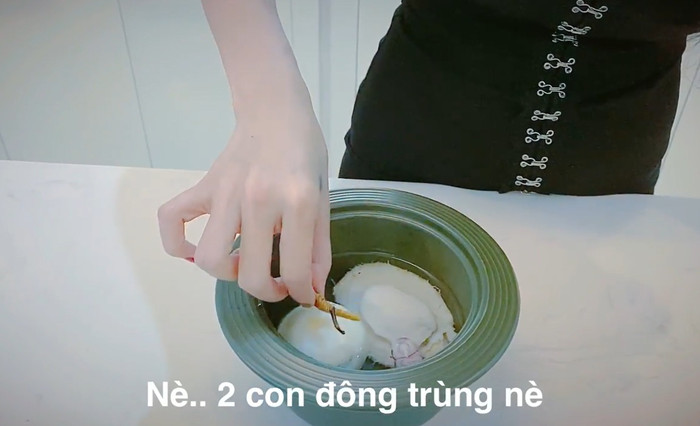 Đông trùng hạ thảo là loại nguyên liệu quý, Thủy Tiên tiết lộ cô từng mua với giá 4.500 đô/lạng.
