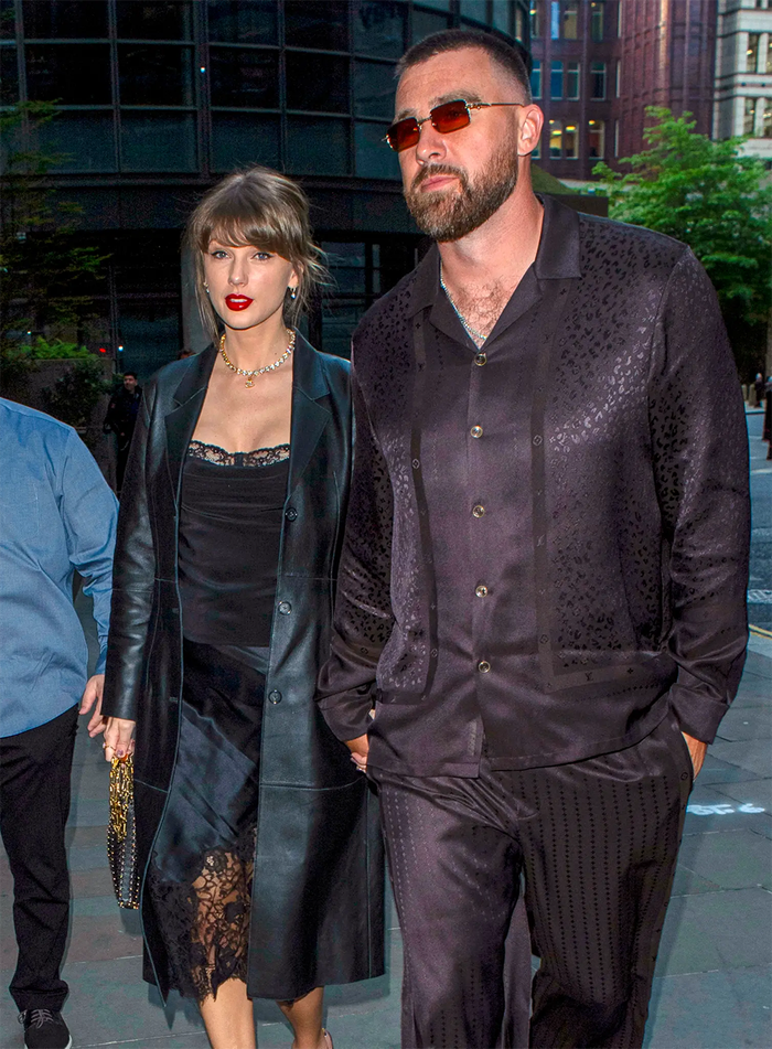 Taylor Swift và vị hôn phu Travis Kelce tiếp tục bị bắt gặp hẹn hò mới đây.