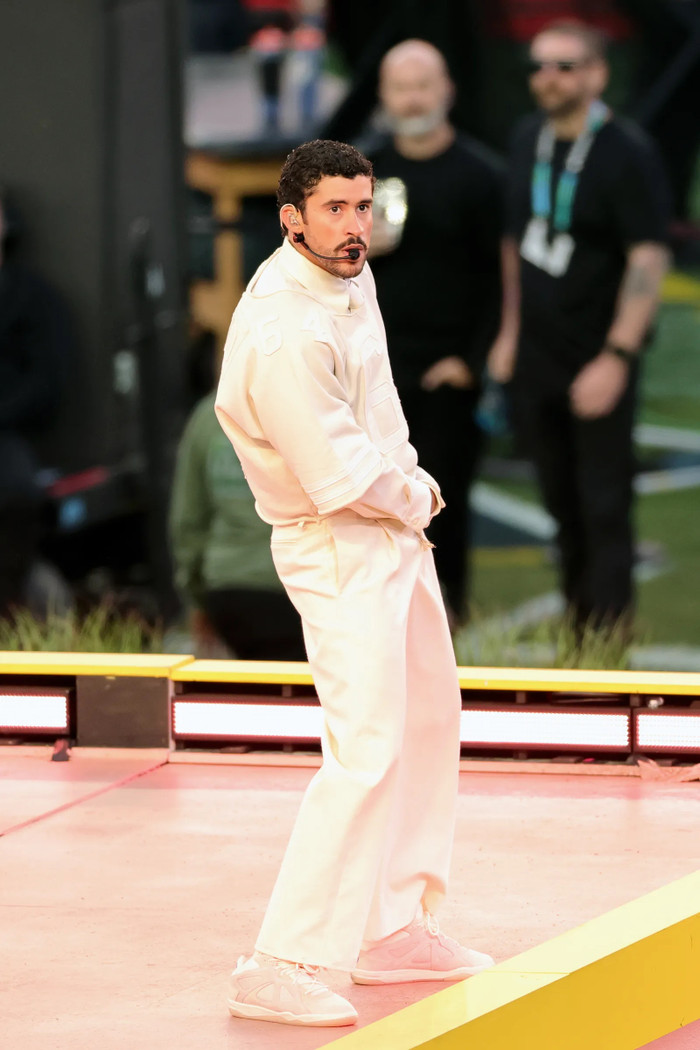 Màn trình diễn tại Super Bowl của Bad Bunny gây tranh cãi dữ dội, nhận hơn 2.000 đơn khiếu nại Ảnh 4