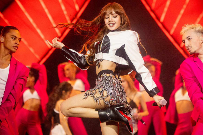 Từ Lena Park đến Jungkook và Lisa: Kpop đã hoàn thành 'vòng tròn' World Cup Ảnh 4