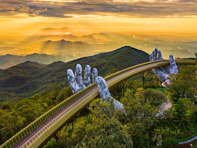 Cầu Vàng - Đà Nẵng.