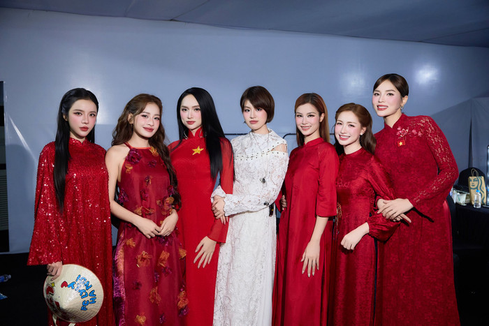 Hòa Minzy và LyLy cùng tham gia biểu diễn tại concert Sao nhập ngũ&nbsp;