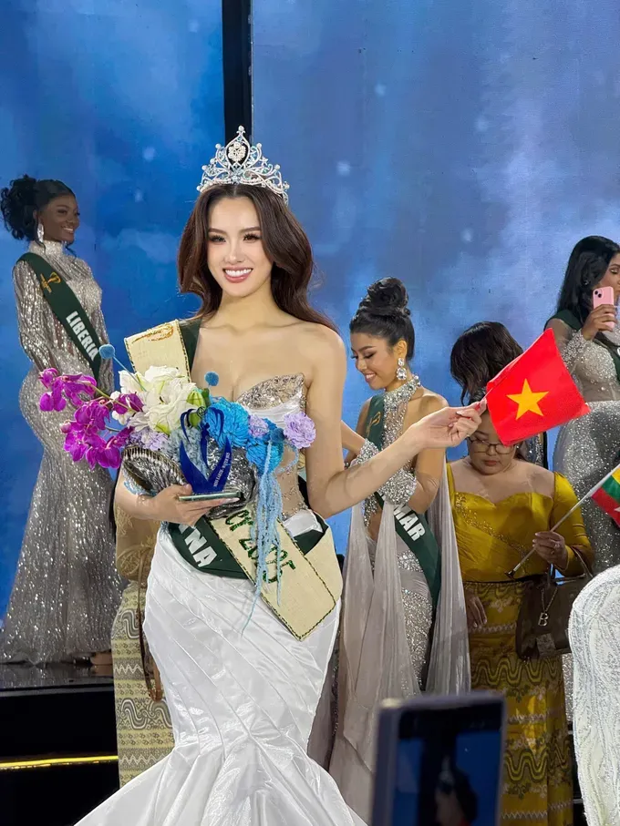 Những chia sẻ của Trịnh Mỹ Anh nhanh chóng thu hút sự quan tâm từ cộng đồng yêu nhan sắc.&nbsp;