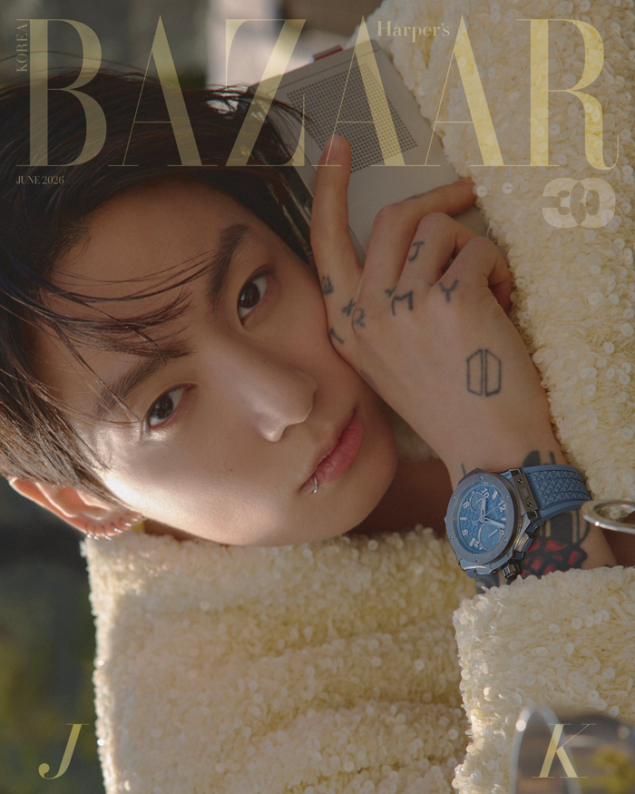 Jungkook khiến người hâm mộ “đứng ngồi không yên” khi khoe visual nam tính.