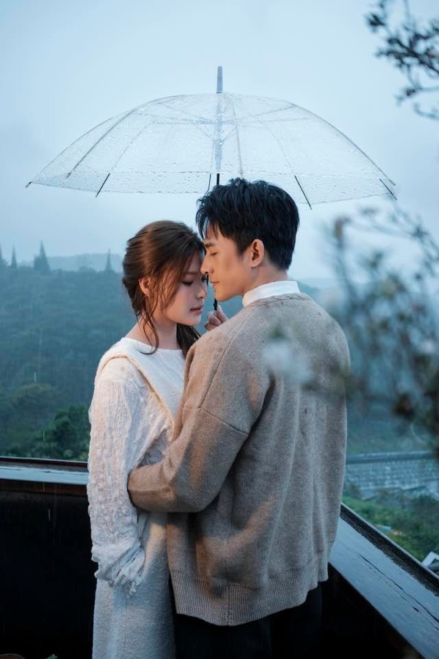 Thúy Diễm cũng từng lên tiếng bảo vệ chồng trước những bình luận tiêu cực từ khán giả.