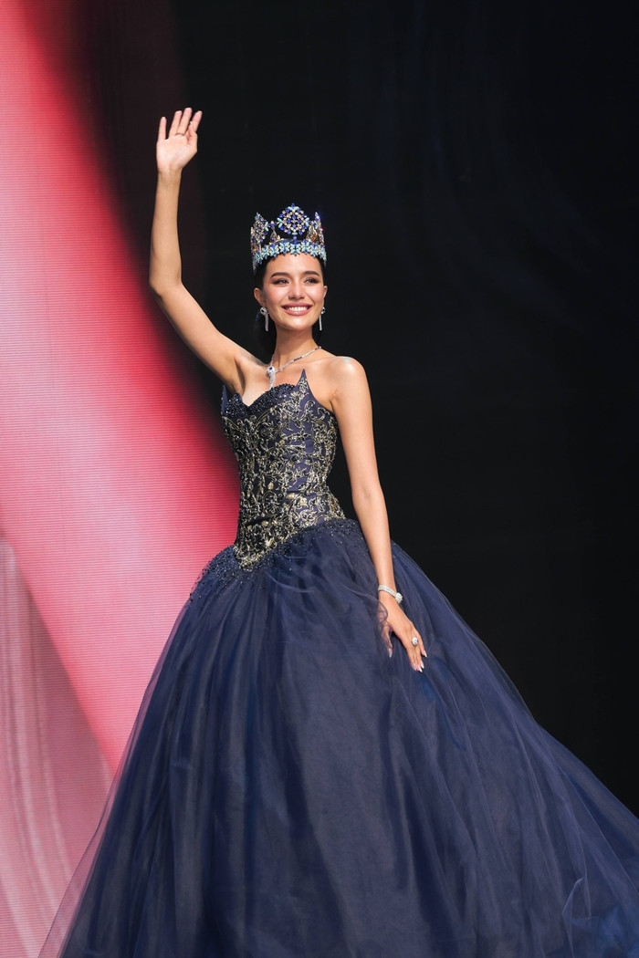Opal Suchata vừa kết thúc nhiệm kỳ Miss World Thailand.