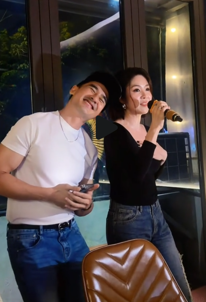 Lê Phương và Lương Thế Thành tình tứ hát karaoke gây 'dậy sóng' Ảnh 2