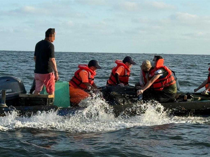 Sinh vật khổng lồ nặng 200kg xuất hiện ngoài khơi, ngư dân xôn xao Ảnh 3