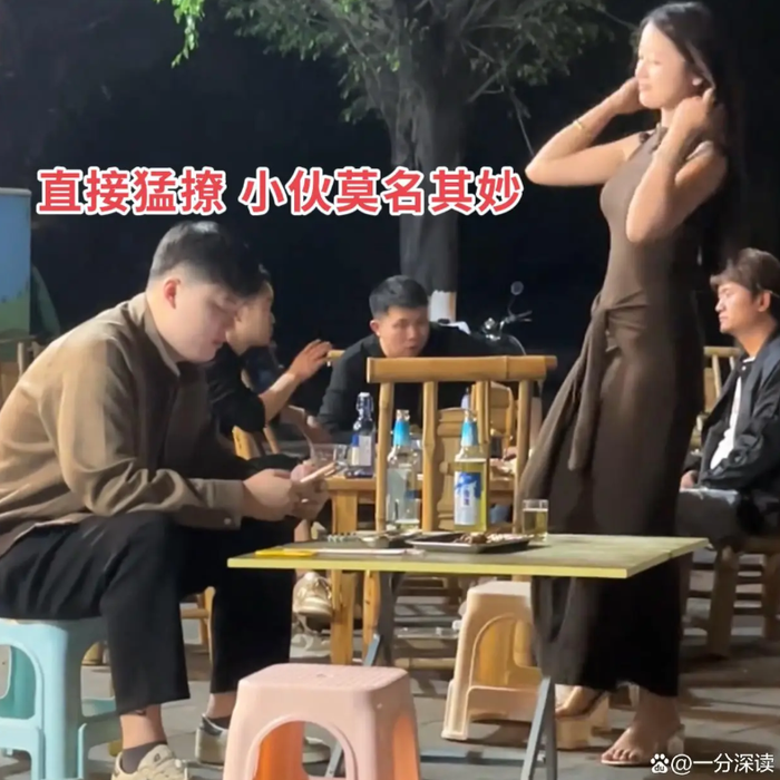 Tán tình chàng trai lạ giữa đường, cô gái nhận cái kết 'đau điếng' Ảnh 1