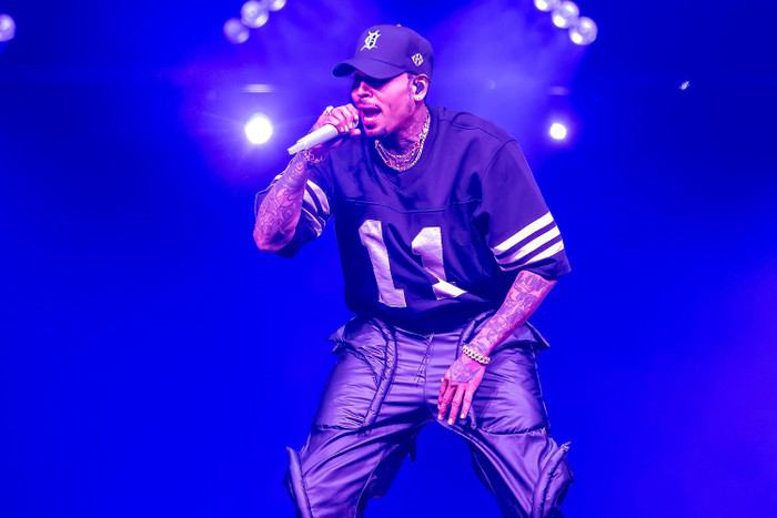 Album mới của Chris Brown bị 'hung thần' Pitchfork công khai chỉ trích nặng nề, chấm điểm thấp đến khó tin Ảnh 4