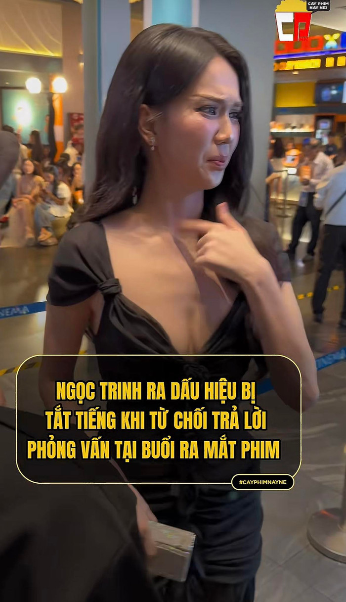 Ngọc Trinh tiết lộ tình trạng bị tắt tiếng, không thể giao lưu cùng truyền thông tại sự kiện gần đây. (Ảnh chụp màn hình từ TikTok Cày phim này nè)
