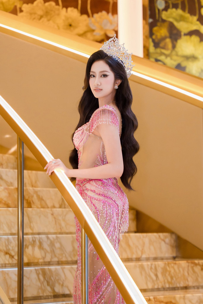 Hà Trúc Linh luôn xuất hiện trước công chúng với vẻ ngoài chỉn chu. Ảnh: FBNV
