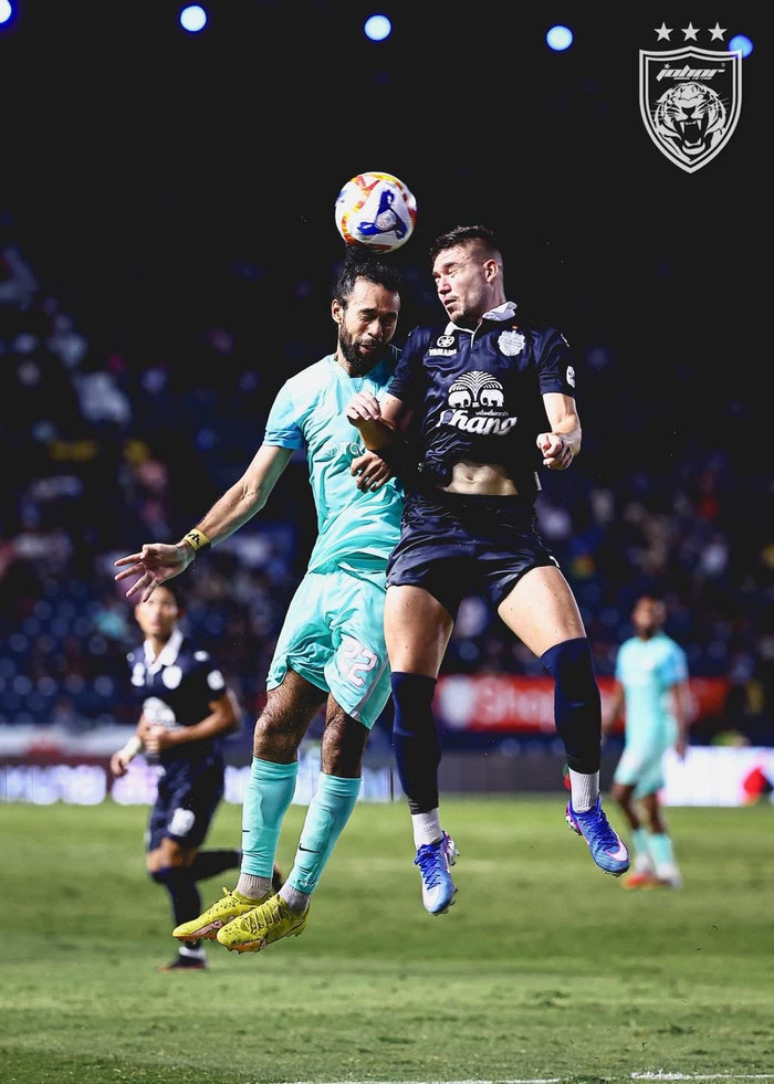 Buriram United đã tạo nên trận cầu đầy cảm xúc tại bán kết khi vượt qua Johor Darul Ta’zim của Malaysia với tổng tỷ số 4-3 sau hai lượt trận. Ảnh: JDT