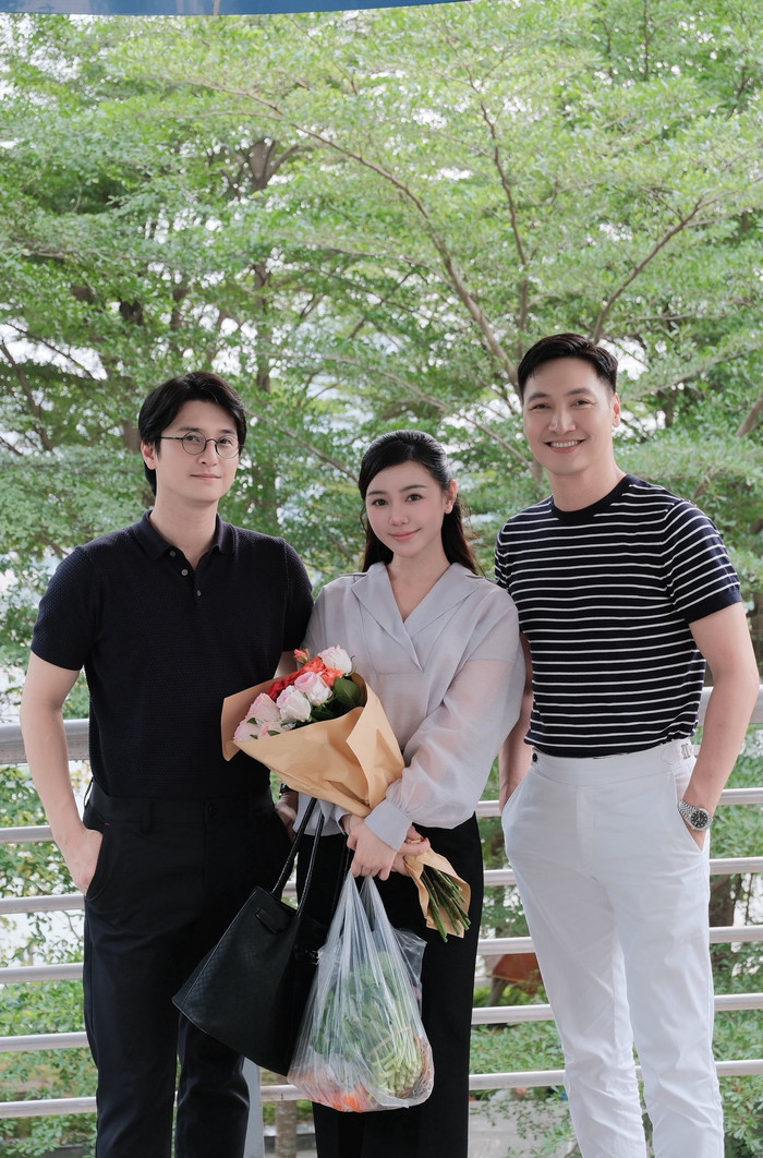 Bước Chân Vào Đời khép lại bằng một cái kết mở, để lại nhiều suy ngẫm về tuổi trẻ, tình yêu và hành trình trưởng thành của mỗi người. Ảnh: FBNV