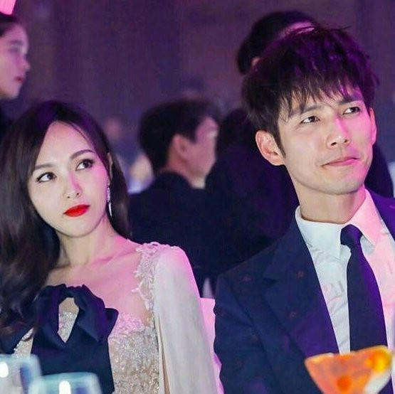 Chung Hán Lương và Đường Yên bất ngờ trở thành tâm điểm mạng xã hội chỉ nhờ một màn tương tác.