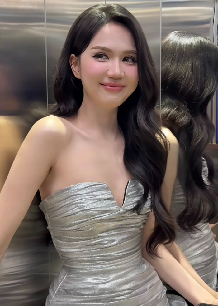 Đoạn clip ghi lại cuộc trò chuyện vui vẻ của Ngọc Trinh nhanh chóng lan truyền trên mạng xã hội và thu hút sự chú ý lớn từ khán giả. Ảnh chụp màn hình&nbsp;