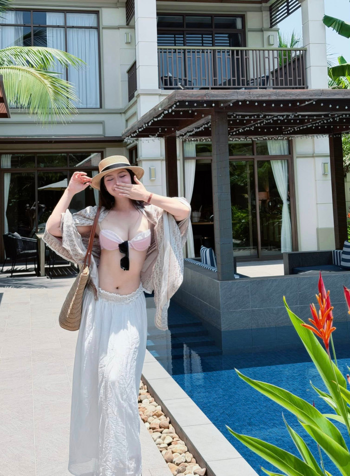 Vẻ đẹp quyến rũ của Quỳnh Kool.